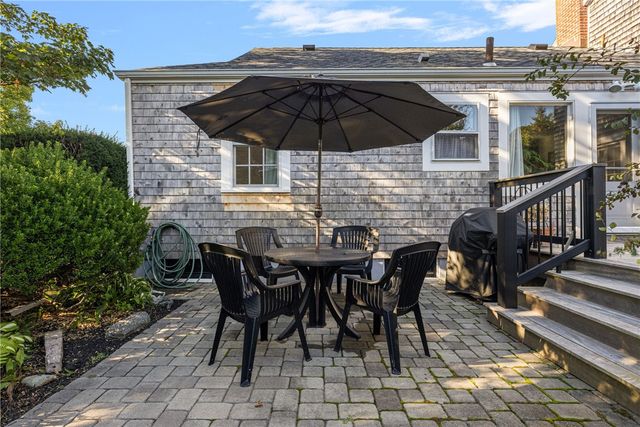 9 White Terrace, Middletown, RI 02842