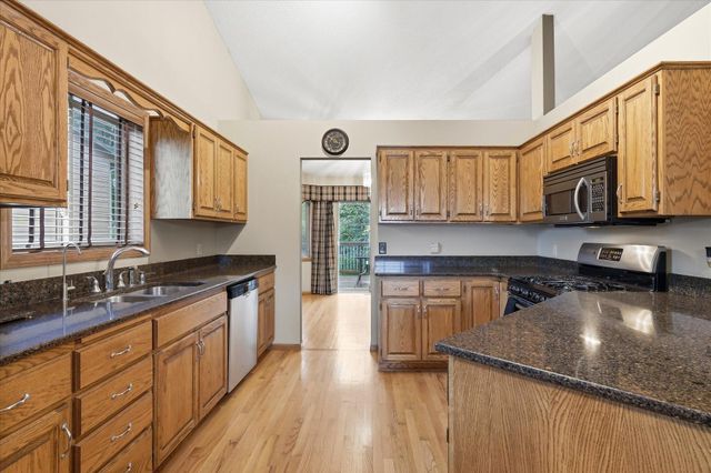 9213 Queens Gardens, Brooklyn Park, MN 55443