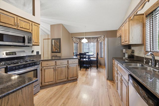 9213 Queens Gardens, Brooklyn Park, MN 55443