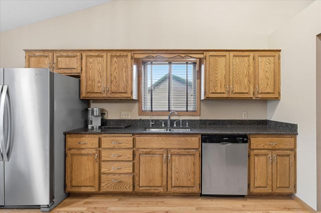 9213 Queens Gardens, Brooklyn Park, MN 55443