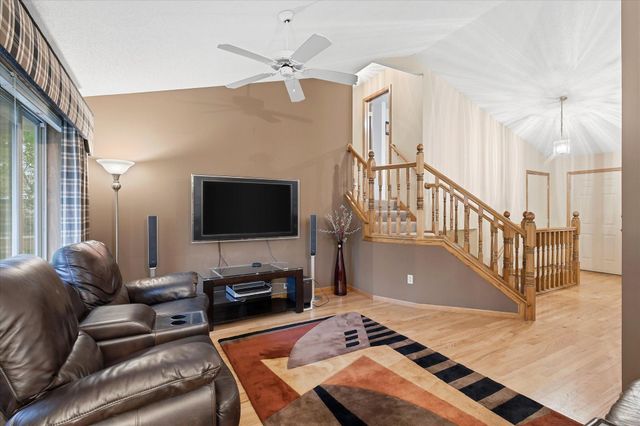 9213 Queens Gardens, Brooklyn Park, MN 55443