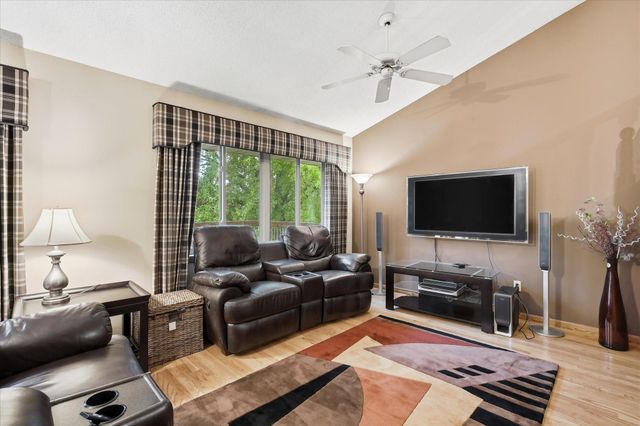 9213 Queens Gardens, Brooklyn Park, MN 55443