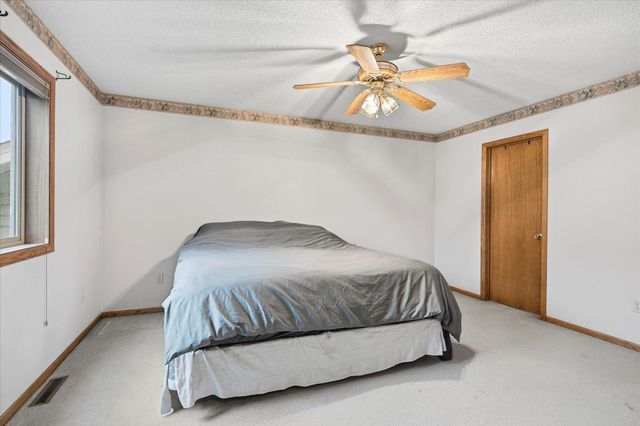 9213 Queens Gardens, Brooklyn Park, MN 55443