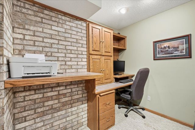 9213 Queens Gardens, Brooklyn Park, MN 55443