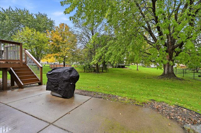 9213 Queens Gardens, Brooklyn Park, MN 55443