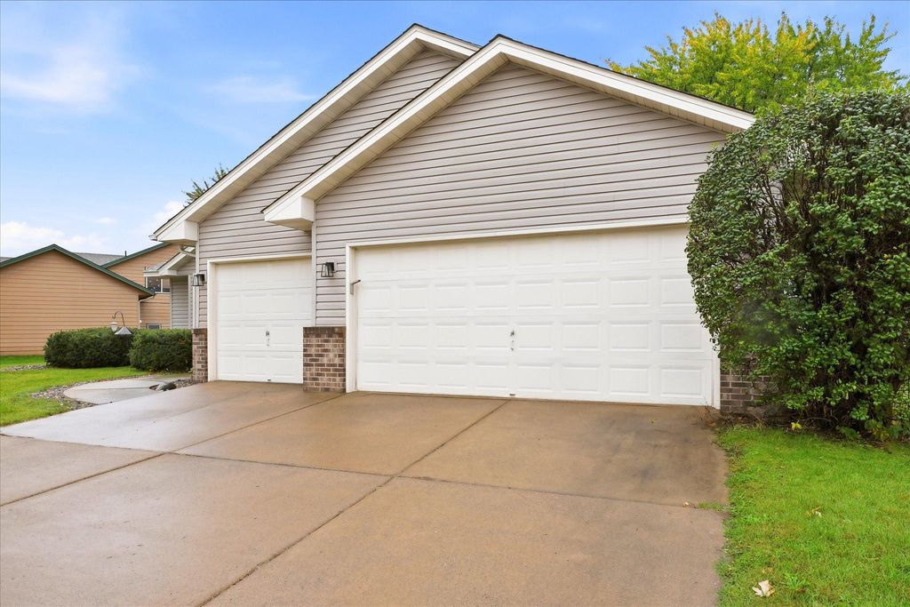 9213 Queens Gardens, Brooklyn Park, MN 55443 — photo 4
