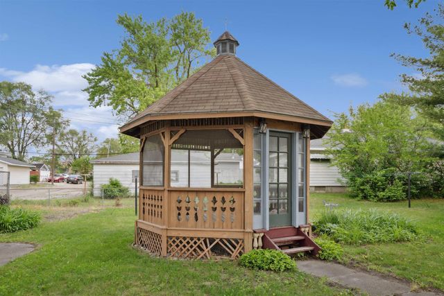 501 Hope Avenue, Waterloo, IA 50703
