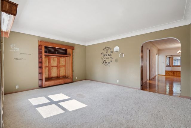 501 Hope Avenue, Waterloo, IA 50703