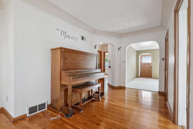 501 Hope Avenue, Waterloo, IA 50703