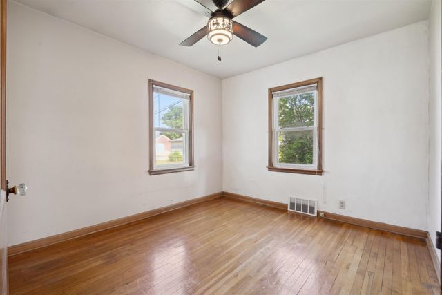 501 Hope Avenue, Waterloo, IA 50703