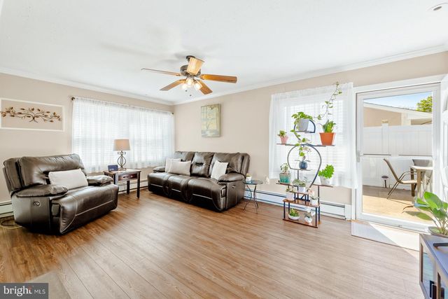 11 MIDWOOD, Levittown, PA 19054