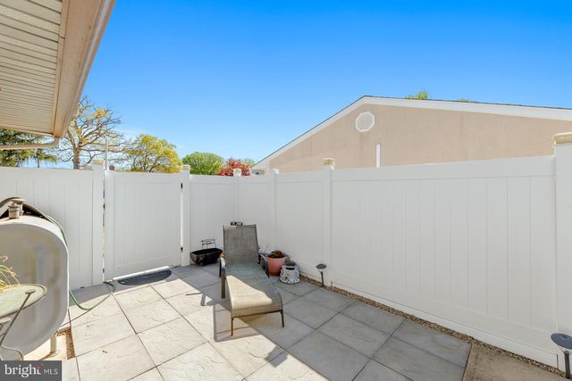 11 MIDWOOD, Levittown, PA 19054