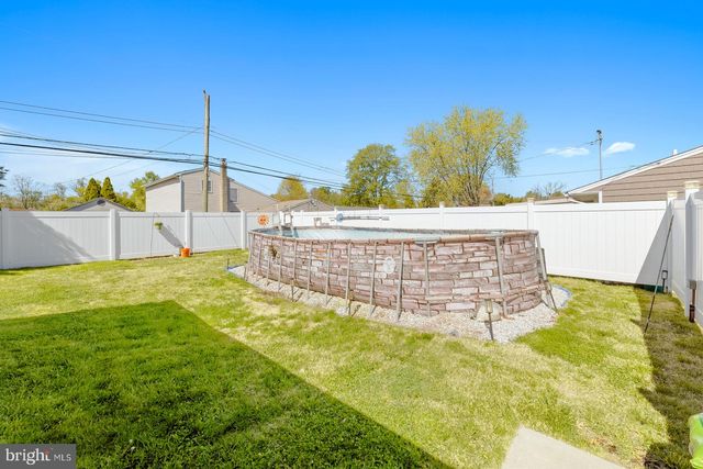 11 MIDWOOD, Levittown, PA 19054