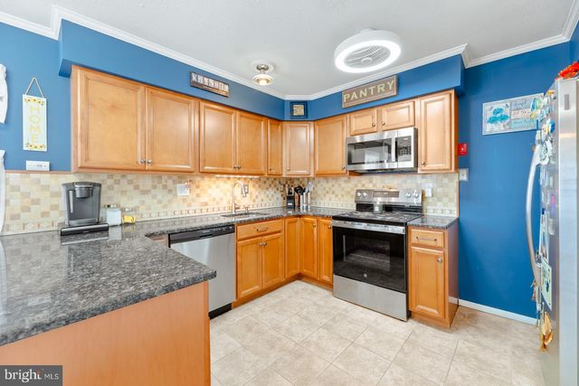 11 MIDWOOD, Levittown, PA 19054