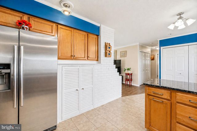 11 MIDWOOD, Levittown, PA 19054