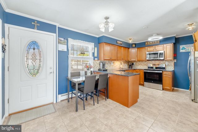 11 MIDWOOD, Levittown, PA 19054