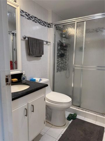 3475 N Country Club Dr 608, Aventura, FL 33180