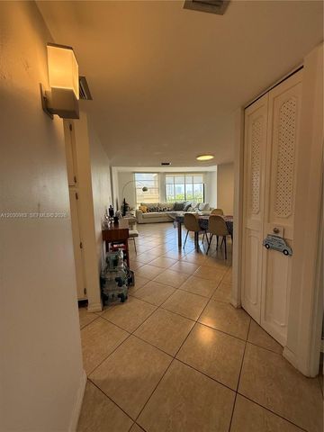 3475 N Country Club Dr 608, Aventura, FL 33180