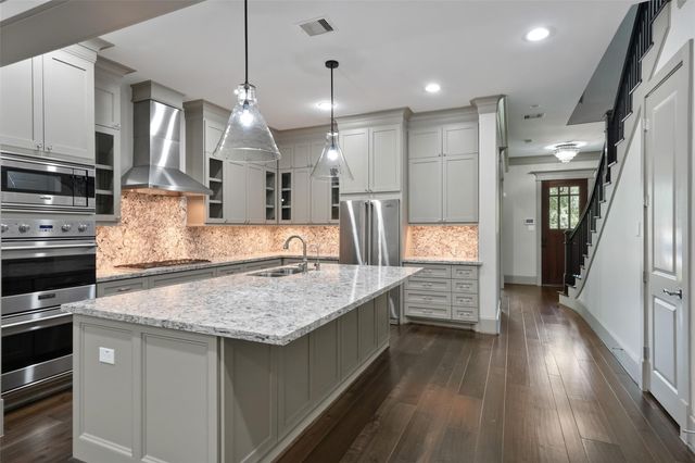 416 W 18th Street, Houston, TX 77008