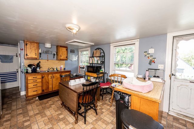 174 Whitfield Street, Guilford, CT 06437