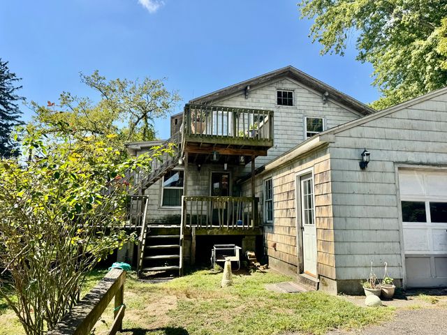 174 Whitfield Street, Guilford, CT 06437