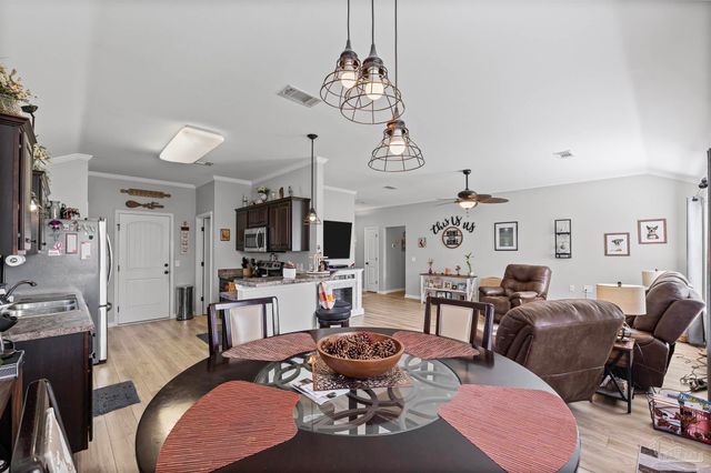 5764 Shady Glen Ct, Pace, FL 32571