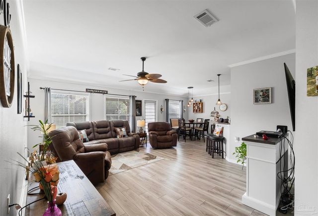 5764 Shady Glen Ct, Pace, FL 32571