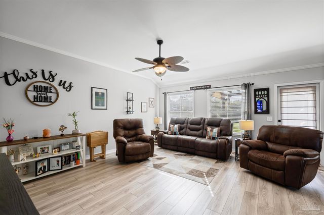 5764 Shady Glen Ct, Pace, FL 32571