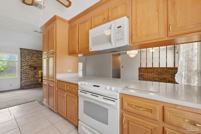 4320 Grant St, Pace, FL 32571