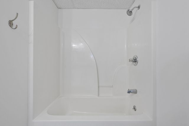 185 Sunset Pass, Big Sandy, TN 38221