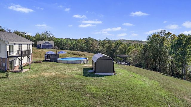 185 Sunset Pass, Big Sandy, TN 38221