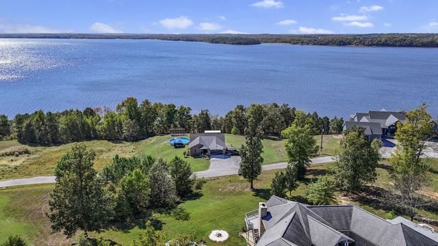 185 Sunset Pass, Big Sandy, TN 38221