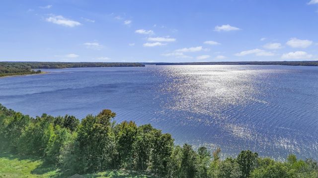 185 Sunset Pass, Big Sandy, TN 38221