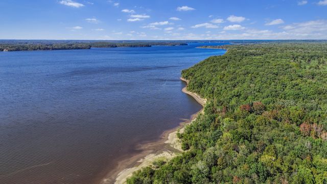 185 Sunset Pass, Big Sandy, TN 38221