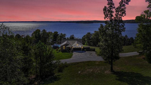 185 Sunset Pass, Big Sandy, TN 38221