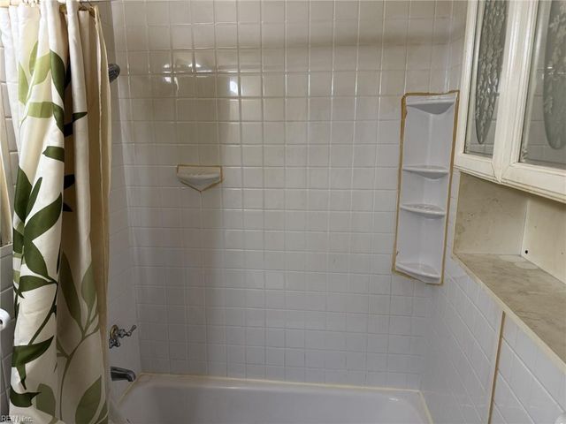 230 Longmeadow DR, Newport News, VA 23601
