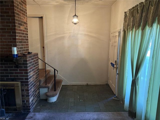 230 Longmeadow DR, Newport News, VA 23601