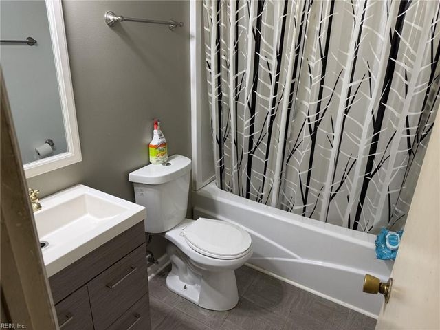 230 Longmeadow DR, Newport News, VA 23601