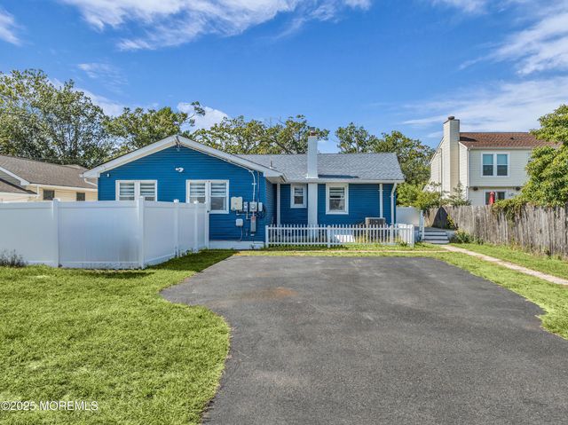 162 Bay Terrace, Toms River, NJ 08753
