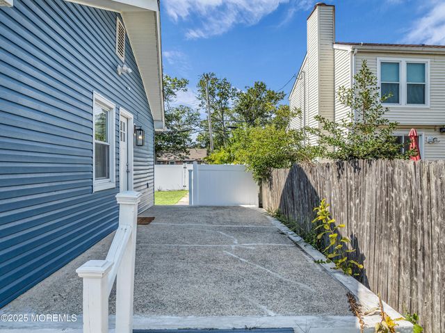 162 Bay Terrace, Toms River, NJ 08753
