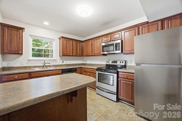 3132 Heathstead Place, Charlotte, NC 28210