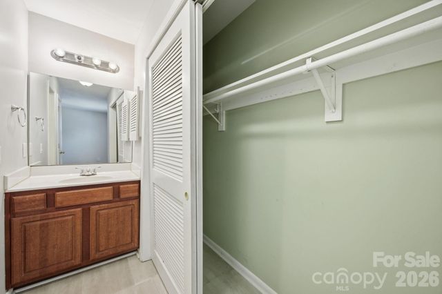 3132 Heathstead Place, Charlotte, NC 28210