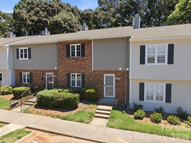 3132 Heathstead Place, Charlotte, NC 28210