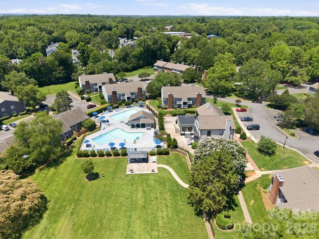 3132 Heathstead Place, Charlotte, NC 28210