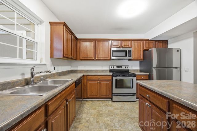 3132 Heathstead Place, Charlotte, NC 28210
