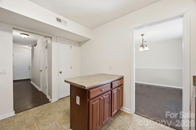 3132 Heathstead Place, Charlotte, NC 28210