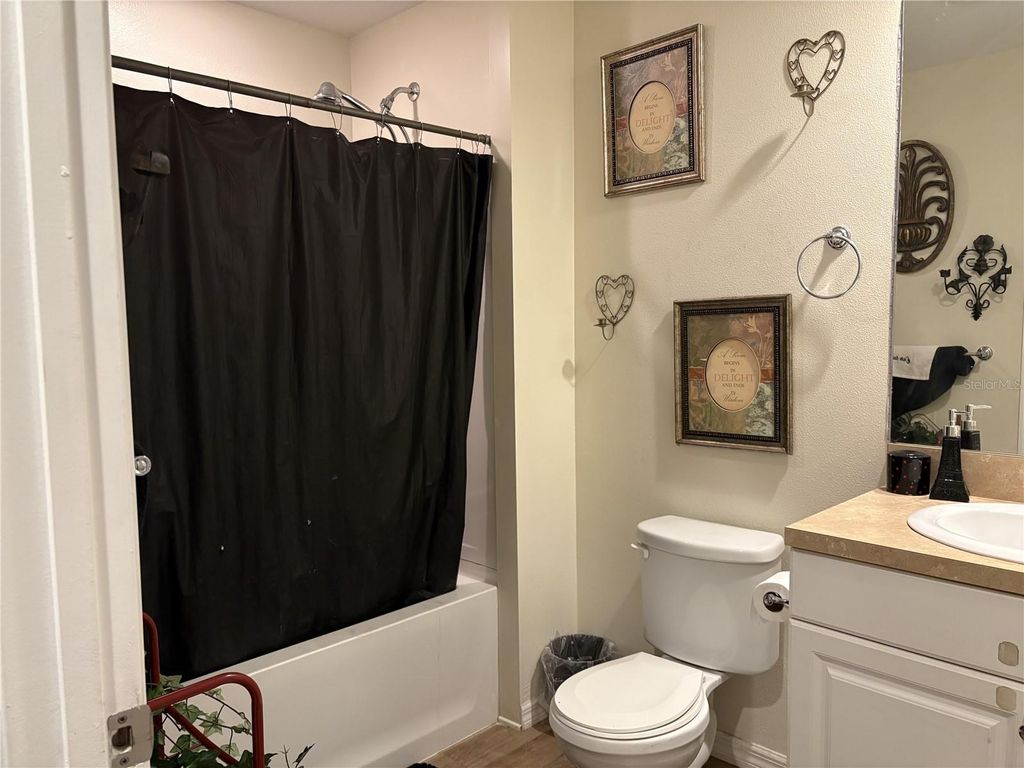 Image 10 of property listing at 4029 60TH STREET W, Bradenton, FL 34209