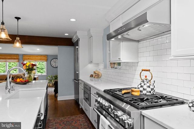 223 LARRIMORE LN, Erdenheim, PA 19038