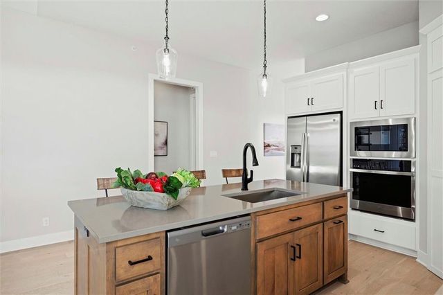 17394 S Raintree Drive Bldg I Unit 33, Olathe, KS 66062