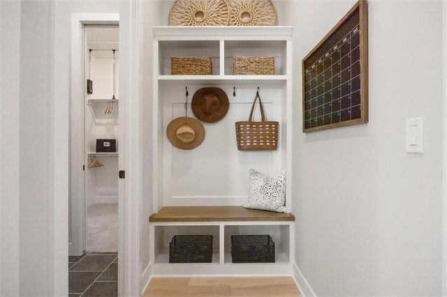 17394 S Raintree Drive Bldg I Unit 33, Olathe, KS 66062